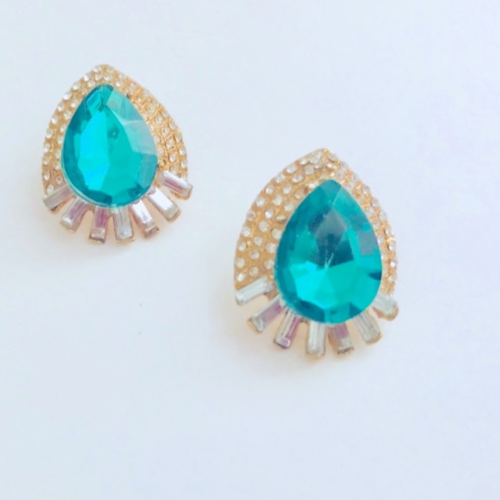 ELEGANT EARRINGS CLASSY
